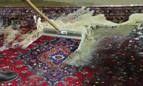 تمیز کردن لکه گل از فرش