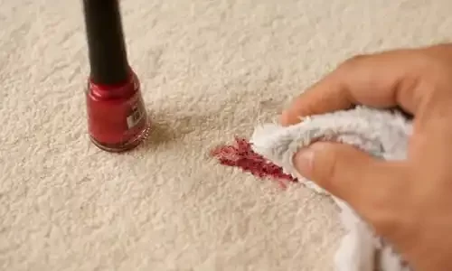 پاک کردن لاک از فرش